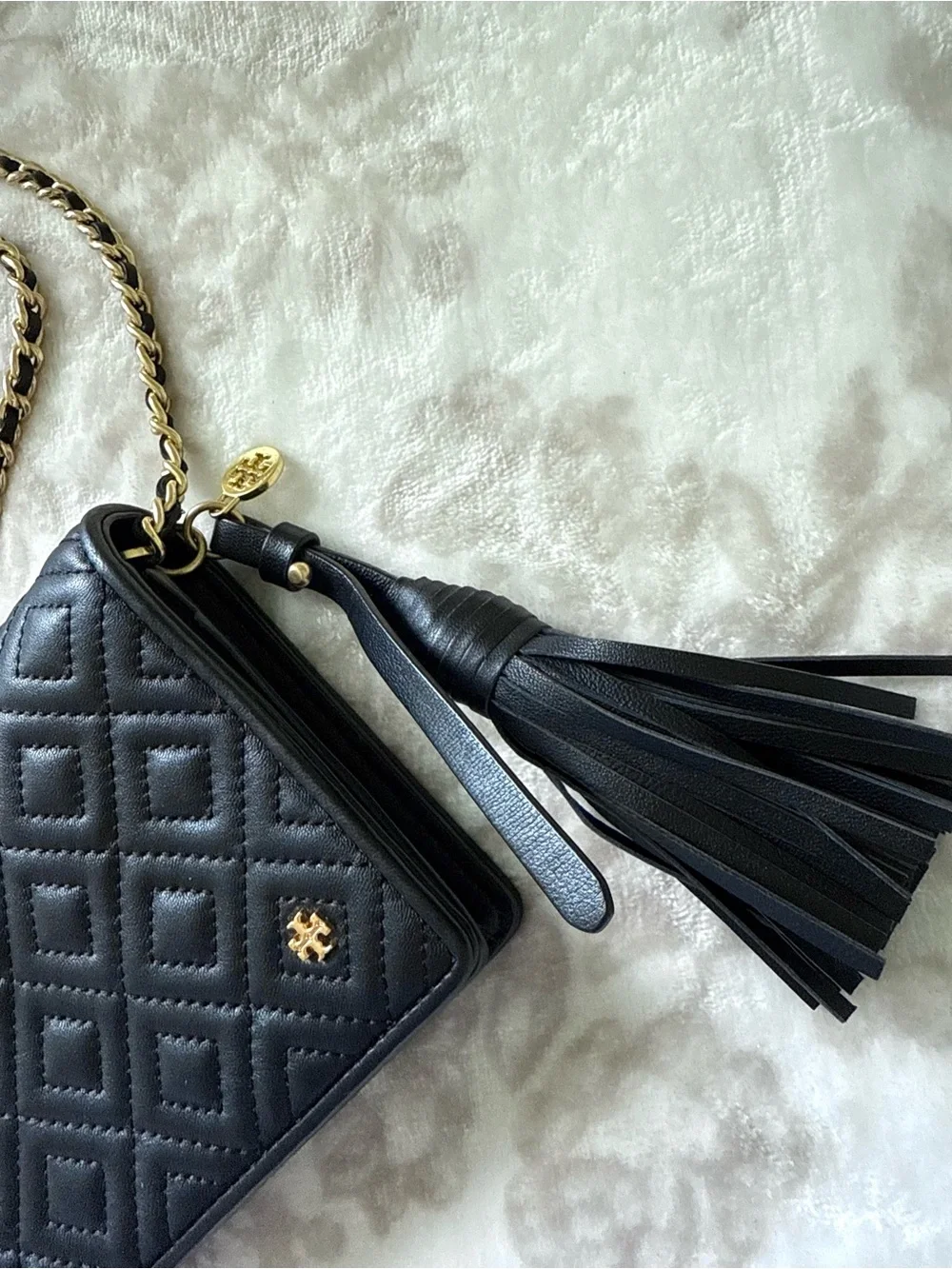 Tory Burch Fleming Quilted Leather Chain Crossbody Bag Wallet with Tassel Logo